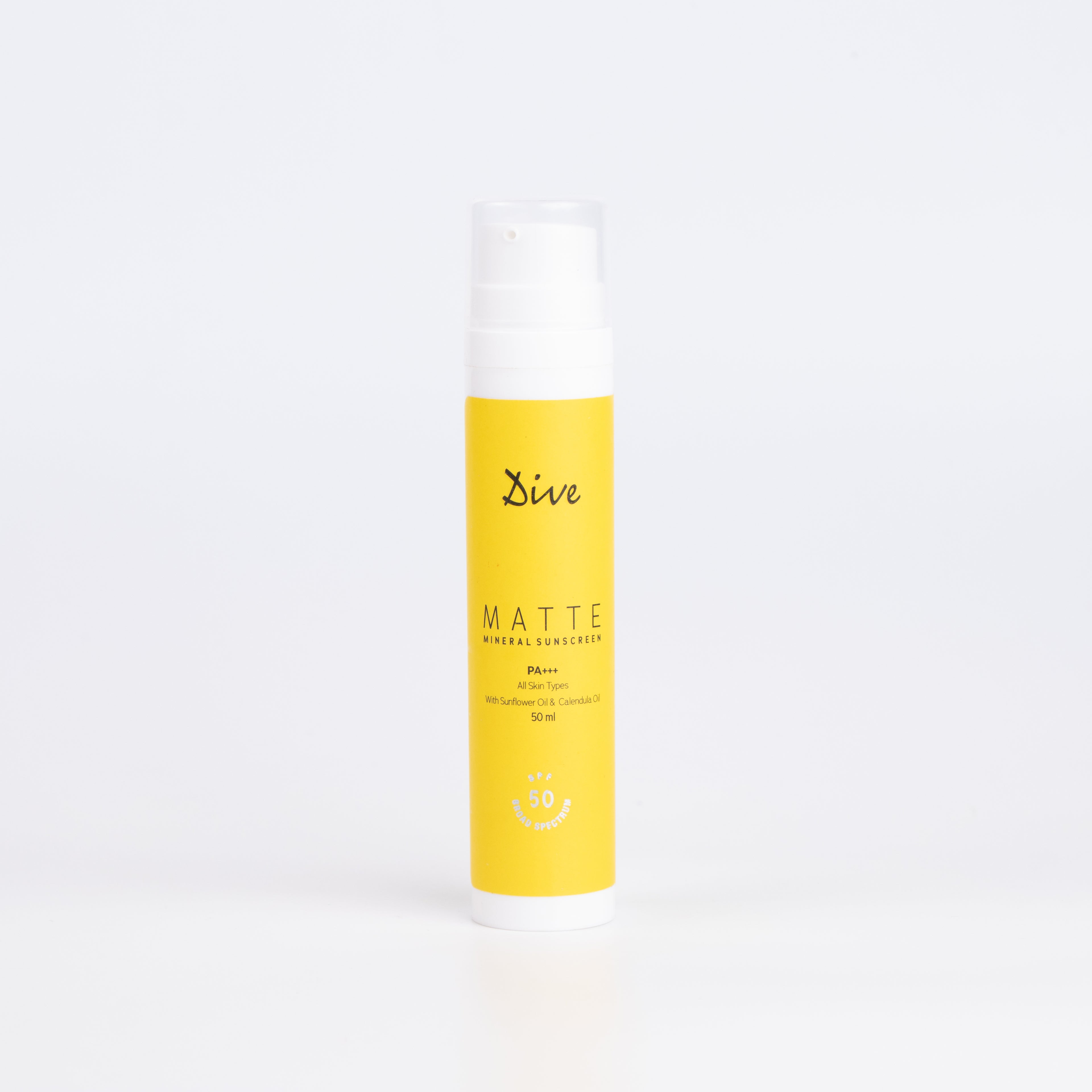 Dive MATTE MINERAL SUNSCREEN | Broad-Spectrum SPF 50 | PA+++ | Lightweight and Non-Sticky | Skin-Friendly | Matte Finish | Non-Comedogenic and Parabens-Free | Long-Lasting Effect