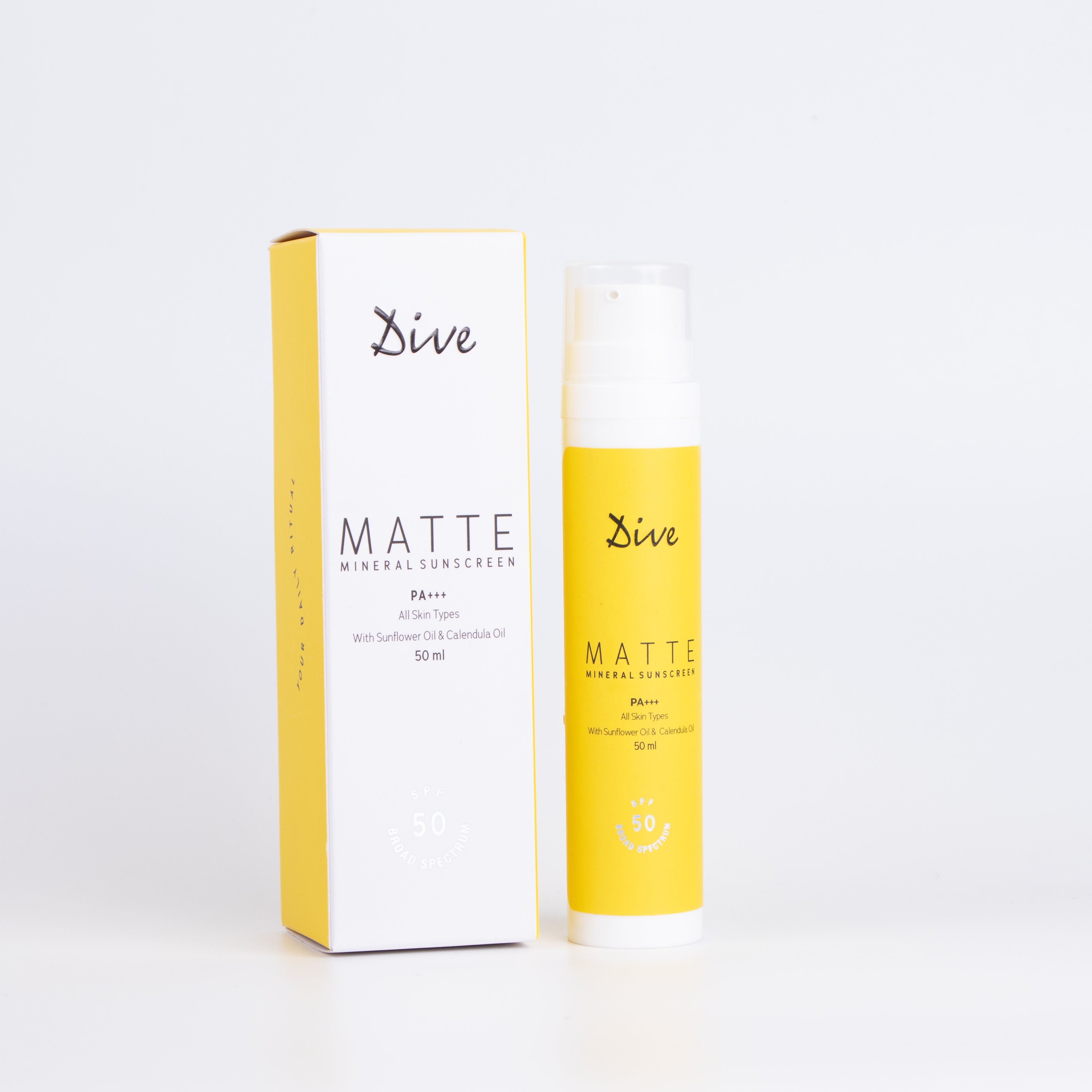 Dive MATTE MINERAL SUNSCREEN | Broad-Spectrum SPF 50 | PA+++ | Lightweight and Non-Sticky | Skin-Friendly | Matte Finish | Non-Comedogenic and Parabens-Free | Long-Lasting Effect